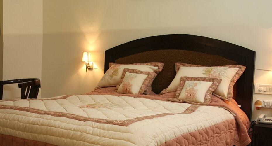 Oyster Paradise - A Boutique Hotel, Gurgaon 4